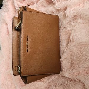 Tan Michael Kors crossbody